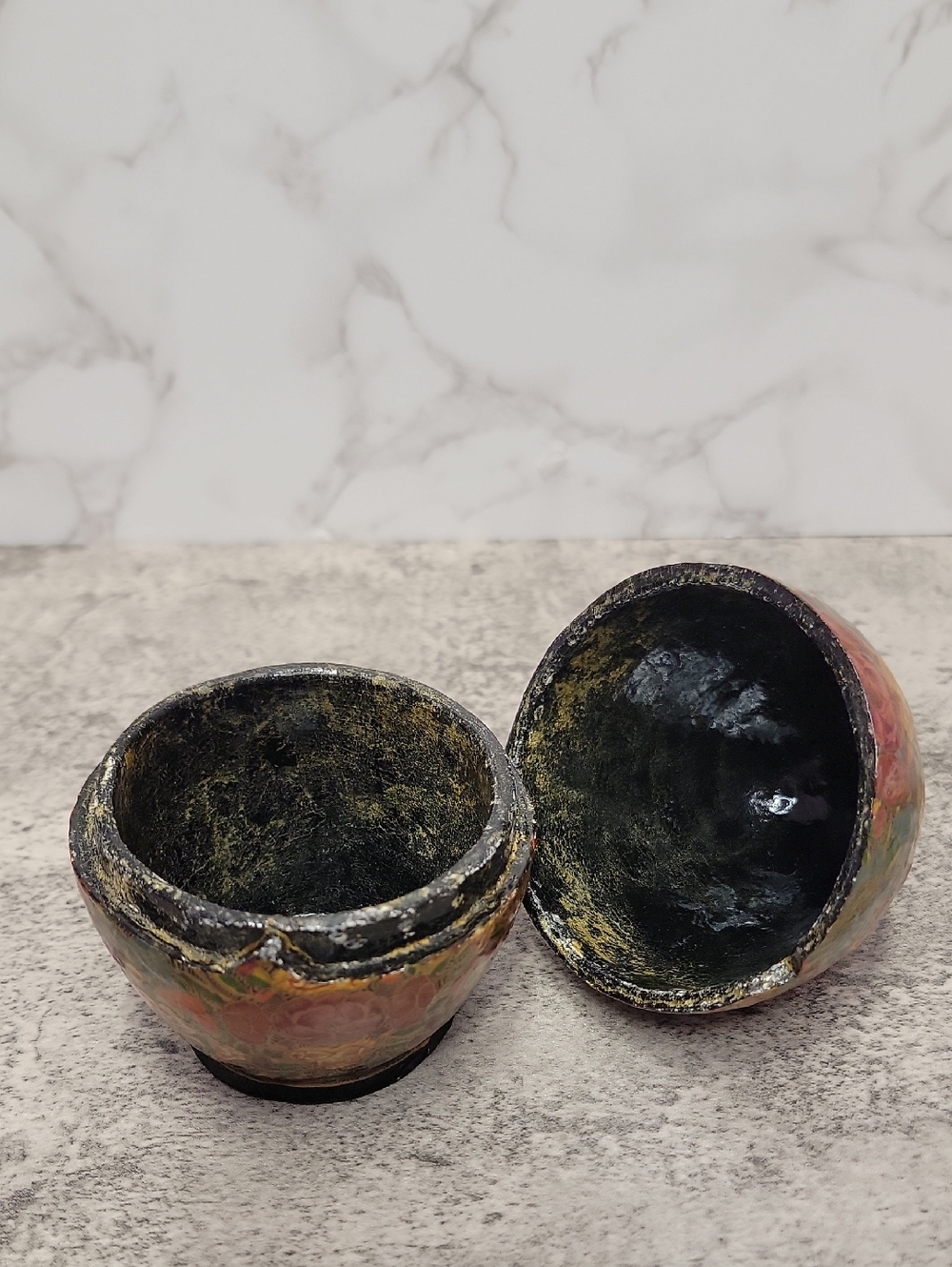vintage large lacquer egg shaped box - Picture 6 of 10